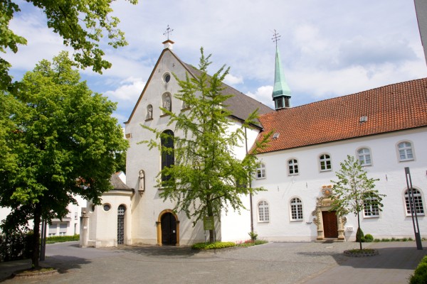 Die Außenansicht des Klostergebäudes